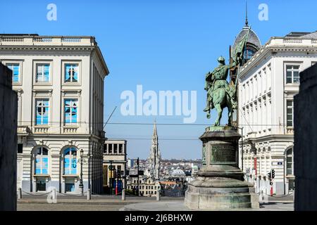 Königsplatz - Statue von Godefroid de Bouillon erster Anführer des Kreuzzuges | Place royale Statue de Godefroid de Bouillon qui a Conduit la Premiere cr Stockfoto