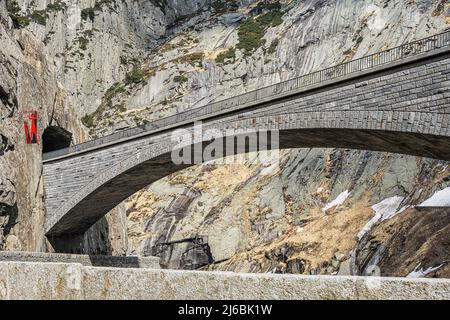 Teufelsbrücke in der Schöllenenenschlucht, bei Andermatt, Kanton Uri, Schweiz Stockfoto