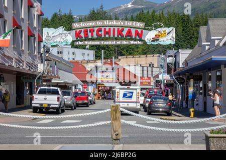 Ketchikan Alaska Willkommen-Schild an der Mission Street, Ketchikan Alaska, Einem beliebten Kreuzfahrthafen an der Inside Passage Cruises Stockfoto