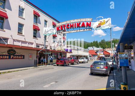 Willkommen bei Ketchikan Sign in der Innenstadt von Ketchikan Alaska, Einem beliebten Kreuzfahrthafen an der Inside Passage Alaska. Lachs Hauptstadt Der Welt Stockfoto