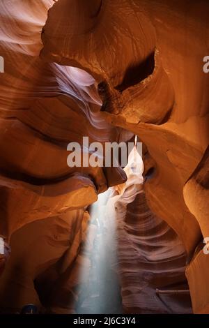 Lichtstrahlen im Upper Antelope Canyon, Arizona Stockfoto