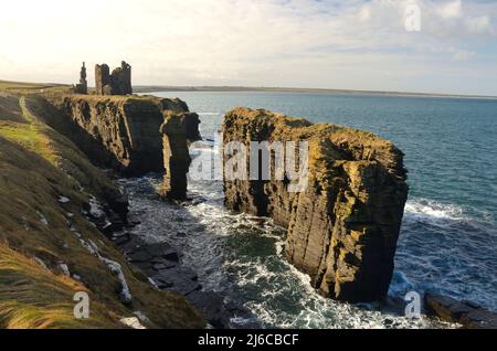 Schloss Sinclair Girnigoe bei Wick an der Nordostküste Schottlands, Großbritannien. Stockfoto