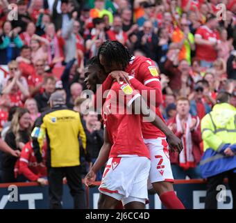 Alex Migden (17 Forest) feiert Aushöhlungen während des EFL Champioinship Spiels zwischen Nottingham Forest und Swansea City am City Ground in Nottingham, England Paul Bonser/SPP Stockfoto