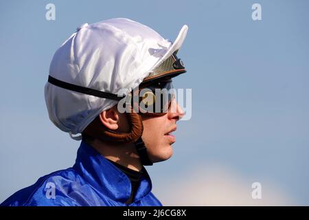 Jockey James Doyle am zweiten Tag des QIPCO Guineas Festivals auf der Newmarket Racecourse, Newmarket. Bilddatum: Samstag, 30. April 2022. Stockfoto