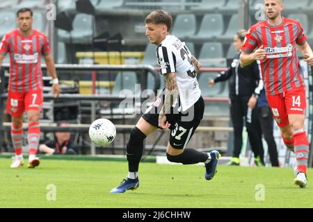 Stadio Giovanni Zini, Cremona, Italien, 30. April 2022, Fabio Maistro (Ascoli) während des Spiels US Cremonese gegen Ascoli Calcio - Italienischer Fußball der Serie B Stockfoto