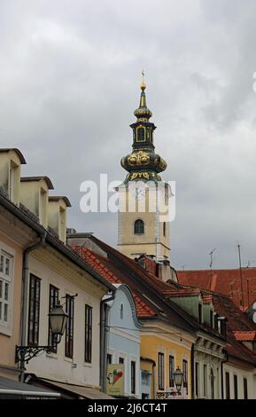 Spire der Kirche der Heiligen Maria in Zagreb Stockfoto