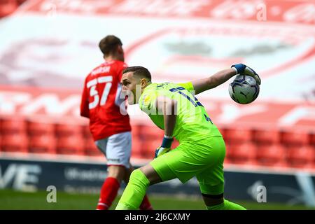 Oakwell, Barnsley, England - 30.. April 2022 Daniel Iversen Torwart von Preston - während des Spiels Barnsley gegen Preston N.E., Sky Bet EFL Championship 2021/22, in Oakwell, Barnsley, England - 30.. April 2022 Credit: Arthur Haigh/WhiteRoseFotos/Alamy Live News Stockfoto