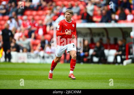 Oakwell, Barnsley, England - 30.. April 2022 Aiden Marsh (37) von Barnsley - während des Spiels Barnsley gegen Preston N.E., Sky Bet EFL Championship 2021/22, in Oakwell, Barnsley, England - 30.. April 2022 Credit: Arthur Haigh/WhiteRosePhotos/Alamy Live News Stockfoto