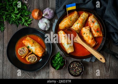 Authentisches traditionelles ukrainisches gefülltes Kohlgericht namens "Holubtsi" Stockfoto