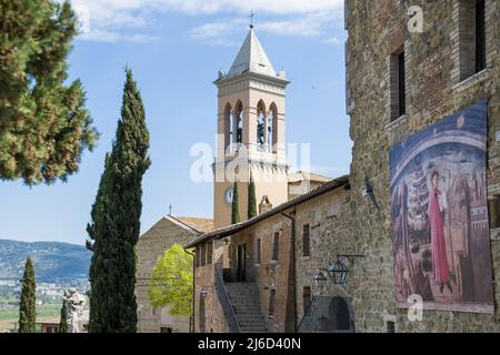 Solomeo, Perugia, Umbrien, Italien. Eine Ecke des Dorfes, berühmt als das Dorf Brunello Cucinelli, König des Kaschmirs Stockfoto