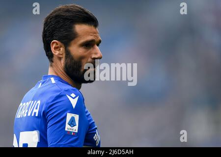 Genua, Italien. 30. April 2022. Antonio Candreva von UC Sampdoria schaut während des Fußballspiels der Serie A zwischen UC Sampdoria und dem FC Genua nach. Kredit: Nicolò Campo/Alamy Live Nachrichten Stockfoto