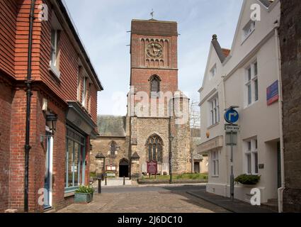 St. Mary's Kirche, die ursprünglich einen Turm hatte, Petworth, West Sussex, England Stockfoto