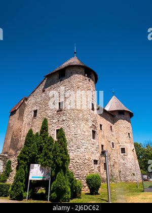 Der Palast der Burg Frankopan und das lokale Museum der Stadt Ogulin - Kroatien (Palača Frankopanskog Kaštela i zavičajni muzej grada Ogulina Stockfoto