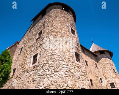 Der Palast der Burg Frankopan und das lokale Museum der Stadt Ogulin - Kroatien (Palača Frankopanskog Kaštela i zavičajni muzej grada Ogulina Stockfoto