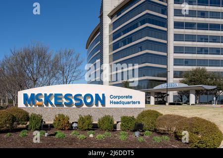 Irving, TX, USA - 20. März 2022: McKesson Hauptsitz in Irving, TX, USA. Stockfoto