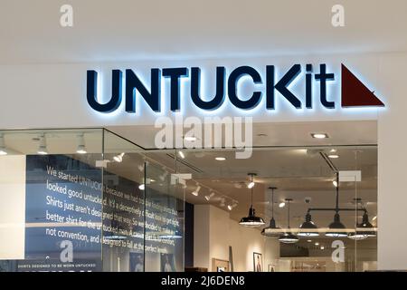 Houston, Texas, USA - 25. Februar 2022: Untuckit-Laden in einem Einkaufszentrum. Stockfoto