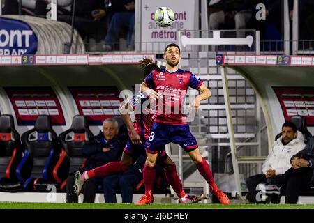 Clermont-Ferrand, Frankreich - 09. April: Jason Berthomier von Clermont Foot kontrolliert den Ball während des Ligue 1 Uber Eats-Spiels zwischen Clermont Foot und Stockfoto