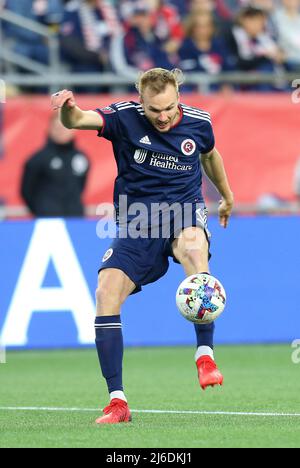 Foxborough, MA, USA. 30. April 2022; Foxborough, MA, USA; Der New England Revolution Verteidiger Henry Kessler (4) in Aktion während eines MLS-Spiels zwischen Inter Miami FC und New England Revolution im Gillette Stadium. Anthony Nesmith/CSM Credit: CAL Sport Media/Alamy Live News Stockfoto