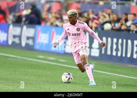 Foxborough, MA, USA. 30. April 2022; Foxborough, MA, USA; Inter Miami Mittelfeldspieler Emerson Rodr’guez (25) dribbelt den Ball während eines MLS-Matches zwischen Inter Miami FC und New England Revolution im Gillette Stadium. Anthony Nesmith/CSM Credit: CAL Sport Media/Alamy Live News Stockfoto