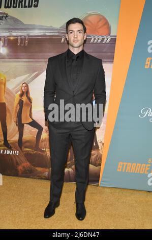 Schauspieler Ethan Peck nimmt an der Star Trek: Strange New Worlds NYC Premiere am AMC Lincoln Square, New York, NY, 30. April 2022 Teil. (Foto von Anthony Behar/Sipa USA) Stockfoto