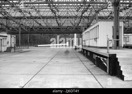 Historische Aufnahme des Checkpoints an der ehemaligen innerdeutschen Grenze bei Marienborn. Stockfoto