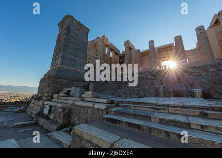 Athen, Griechenland - 26. Juli 2021: Panathenaic Stadium oder Kallimarmarmaro ist das einzige Stadion der Welt, das komplett aus Marmor gebaut wurde. Umgebaut in Marmor b Stockfoto