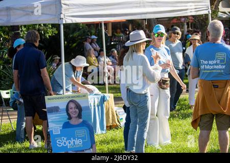 Avalon Beach, Sydney, Australien. Climate 200 unterstützt unabhängige Kandidatin Dr. Sophie Scamps, hält ein Election Beat Music Konzert in Avalon Beach Sydney ab. Dr. Scamps bestreitet den Sitz von Mackellar bei den Bundestagswahlen vom 2022. Mai, der Sitz wird derzeit vom liberalen Abgeordneten Jason Falinski gehalten. Dr. Scamps ist einer von vielen unabhängigen Kandidaten, die von Climate 200 unterstützt werden, wo der Geschäftsmann Simon Holmes A Court Einberufungsrichter ist. Credit Martin Berry@ alamy Live Nachrichten. Stockfoto