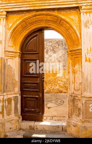 Alte Türen in der Altstadt von Rhodos Stadt Stockfoto