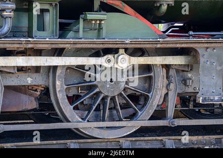 Historische Dampflokomotive Räder aus nächster Nähe Stockfoto