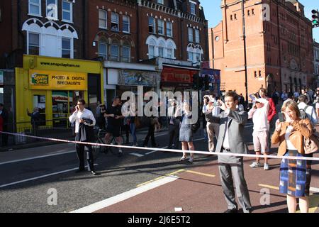 Eine Auswahl von Fotos, die in der Nacht der Londoner Krawalle an der Clapham Junction 2011 aufgenommen wurden. Stockfoto