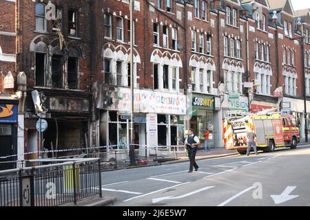 Eine Auswahl von Fotos, die in der Nacht der Londoner Krawalle an der Clapham Junction 2011 aufgenommen wurden. Stockfoto