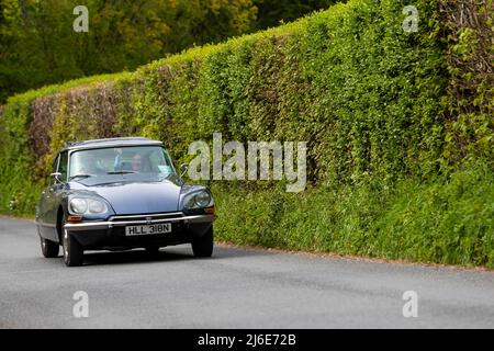 1973 Citroën DS 23 EFI Pallastaking part in the classic cars springtime Rotary Club Charity 'Wye Run' through Wales and the Wye Valley. Stockfoto