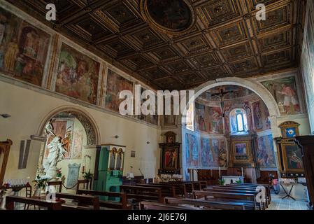 Das Heiligtum der SS Cosma e Damiano befindet sich in Isernia. Es existiert seit 1130. Im Inneren werden silberne Büsten aus dem 17. Jahrhundert verehrt Stockfoto