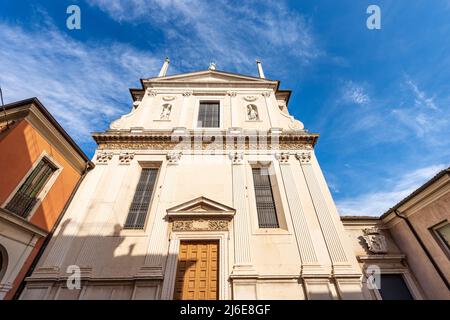 Brescia. Kirche Santa Giulia (heilige religiöse Märtyrerin) Statuen von San Biagio und San Benedetto, im Renaissance-Stil, 1593-1599. Lombardei, Italien Stockfoto