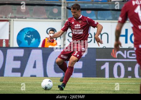 Cionek Thiago Reggina schoss während des Reggina 1914 gegen Como 1907, Italienisches Fußballspiel der Serie B in Reggio Calabria, Italien, April 30 2022 Stockfoto