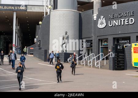 Der Haupteingang zum St. James' Park, Heimstadion des Fußballclubs Newcastle United in Newcastle upon Tyne, Großbritannien. Stockfoto