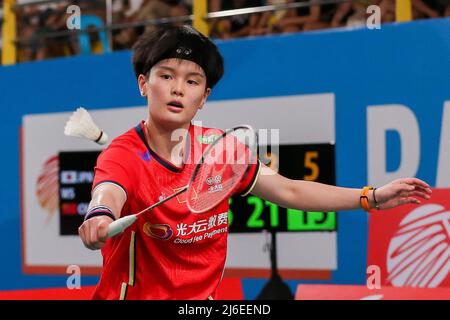 Manila, Philippinen. 30. April 2022. Wang Zhiyi aus China kehrt beim Finale der Frauen im Einzel gegen Yamaguchi Akane aus Japan bei den Badminton Asia Championships 2022 in Manila, Philippinen, am 30. April 2022 zurück. Quelle: Rouelle Umali/Xinhua/Alamy Live News Stockfoto