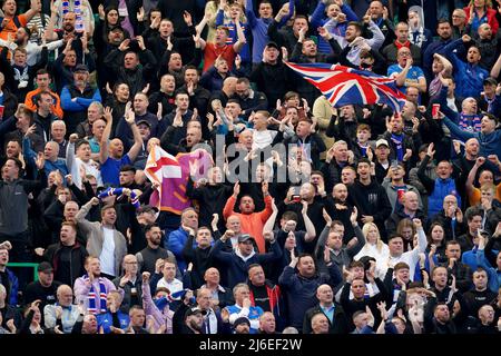 Rangers-Fans im Boden während des Cinch Premiership-Spiels im Celtic Park, Glasgow. Bilddatum: Sonntag, 1. Mai 2022. Stockfoto