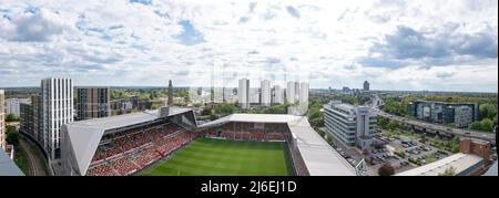 Panoramablick auf das Brentford Community Stadium. Stockfoto