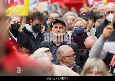 01. Mai 2022, Nordrhein-Westfalen, Düsseldorf: Am 1. Mai findet die Kundgebung des Deutschen Gewerkschaftsbundes (DGB) zum Tag der Arbeit statt. Foto: David Young/dpa Stockfoto