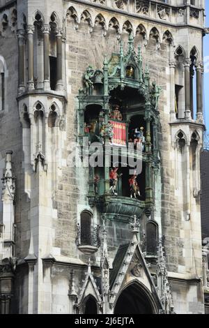 Der Turm des Rathauses in München mit dem Glockenspiel, Bayern, Deutschland, Europa - der Turm des Rathauses in München mit dem Glockenspiel Bava Stockfoto