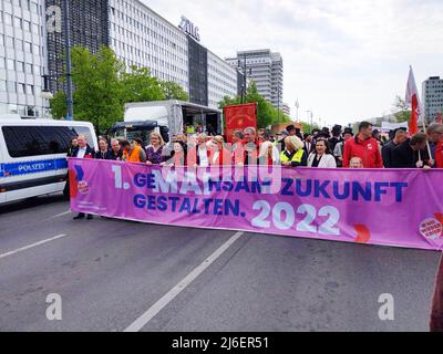 Demonstration des Deutschen Gewerkschaftsbundes DGB: Erste Reihe mit Reiner Hoffmann-Chef des DGB neben der Bürgermeisterin von Berlin Franziska Giffey Stockfoto