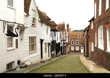 Blick auf eine typische Straße in der kleinen Sussex-Stadt Rye (UK) Stockfoto