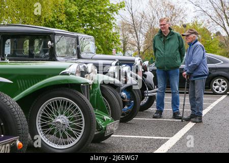 01. Mai 2022, Kilmarnock, Großbritannien. Der Ayrshire Classic Car Club veranstaltete seine beliebte, jährliche Oldtimer-Rallye in der St Joseph's Academy, Kilmarnock, und zog in diesem Jahr mehr als 200 Oldtimer und Oldtimer aller Beschreibungen an. Es gilt heute als eine der wichtigsten Veranstaltungen seiner Art, die es Enthusiasten und Besitzern aus ganz Großbritannien ermöglicht, ihre Autos zu präsentieren. Kredit: Findlay / Alamy Live Nachrichten Stockfoto