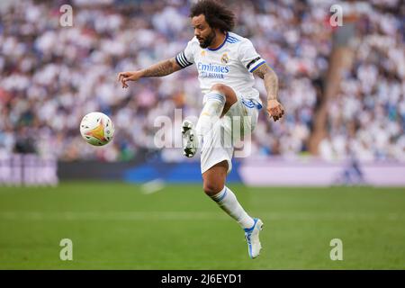 Marcelo Vieira von Real Madrid während des La Liga-Spiels zwischen Real Madrid und RCD Espanyol spielte am 30. April 2022 im Santiago Bernabeu Stadion in Madrid, Spanien. (Foto von Ruben Albarran / PRESSINPHOTO) Stockfoto