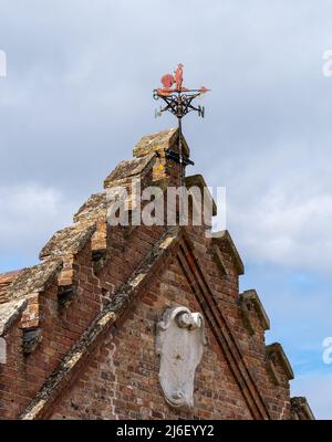 Poole, Dorset, Vereinigtes Königreich - April 14 2022: Wetterfahne mit Lord Robert Baden-Powell auf Brownsea Island Stockfoto