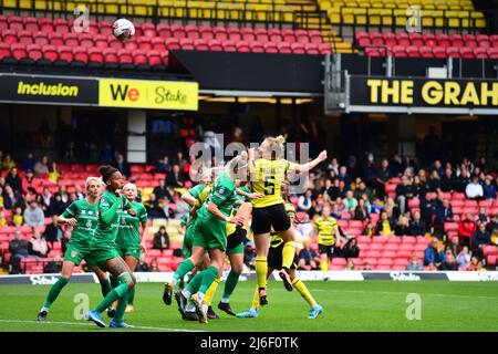 London, Großbritannien. 01.. Mai 2022. Anne Meiwald (5 Watford) leitet das Fußballspiel der FA Championship zwischen Watford und Coventry im Vicarage Road Stadium in Watford, England. Kevin Hodgson /SPP Credit: SPP Sport Press Photo. /Alamy Live News Stockfoto