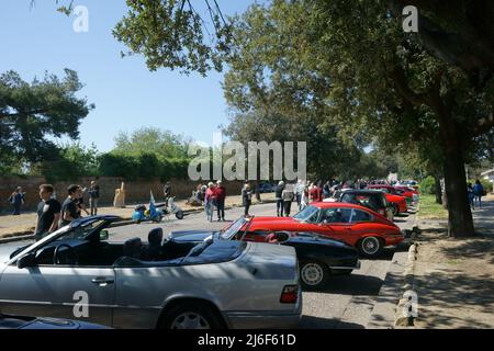 Oldtimer vor dem historischen Rennen in Posillipo, Neapel, Italien 2022 - Circuito storico Posillipo Stockfoto