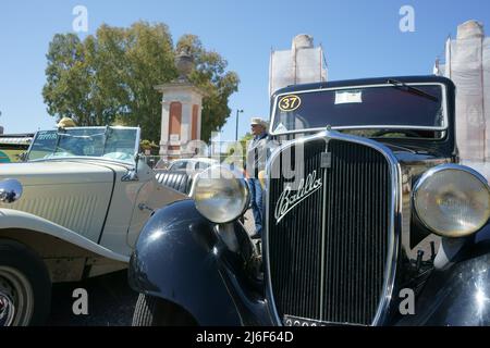 Oldtimer vor dem historischen Rennen in Posillipo, Neapel, Italien 2022 - Circuito storico Posillipo - Balilla Fiat Stockfoto