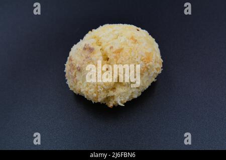 Hausgemachte Kokosnussgebäck mit sehr frischen Walnüssen Stockfoto